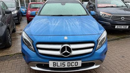 Używany Mercedes GLA220 Premium Plus 170 KM (125 kW) 2015 Niebieski SUV