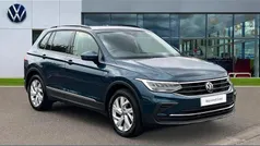 Nightshade blue metallic Used 2022 VW Tiguan Life SUV | £19,832 (Super price)