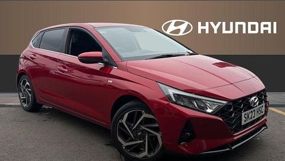 Używany Hyundai i20 Premium 101 KM (74 kW) 2023 Czerwony Hatchback