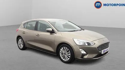 Used Ford Focus Titanium 125 HP (91 kW) 2019 Silver Hatchback