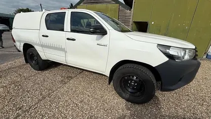 Used 2020 Toyota HiLux Active Pickup | £20,040 (Fair price)