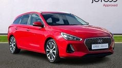 Red Used 2017 Hyundai i30 Premium Estate | £11,048 (Fair price)