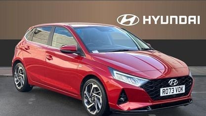 Używany Hyundai i20 Premium 101 KM (74 kW) 2023 Czerwony Hatchback