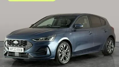 Begagnad Ford Focus ST-Line 125 HK (91 kW) 2023 Blå Halvkombi