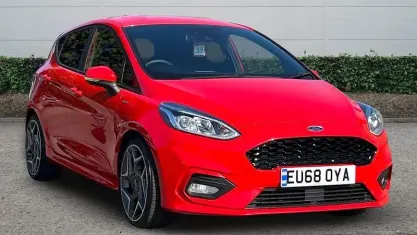 Begagnad Ford Fiesta ST-Line 140 HK (102 kW) 2018 Röd Halvkombi