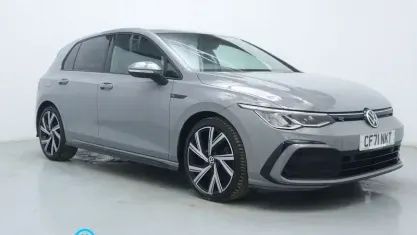 Second-hand VW Golf VIII R-line 150 CP (110 kW) 2023 Hatchback