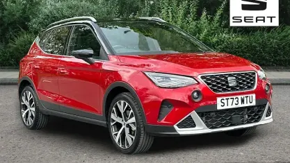 Usado Seat Arona Xperience Lux 110 HP (80 kW) 2023 Vermelho SUV