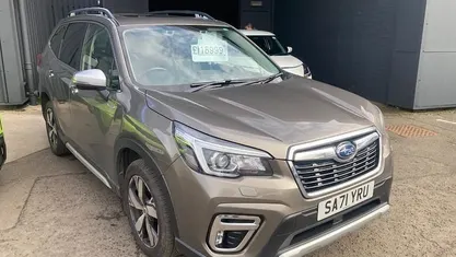 Used Subaru Forester Premium 150 HP (110 kW) 2020 Gold SUV