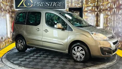 Begagnad Citroën Berlingo Feel 100 HK (73 kW) 2017 Minibuss