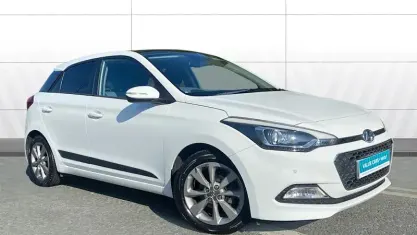 Used Hyundai i20 Premium SE 84 HP (61 kW) 2015 White Hatchback