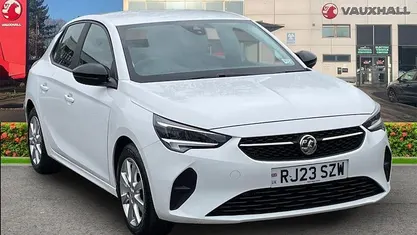 Used Vauxhall Corsa Design Edition 101 HP (74 kW) 2023 White Hatchback