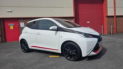Used Toyota Aygo x-press 69 HP (50 kW) 2017 White Hatchback