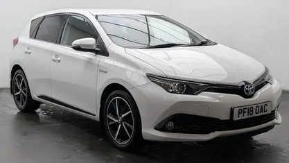 White Used 2018 Toyota Auris Hybrid Design Hatchback | £12,950 (Fair price)