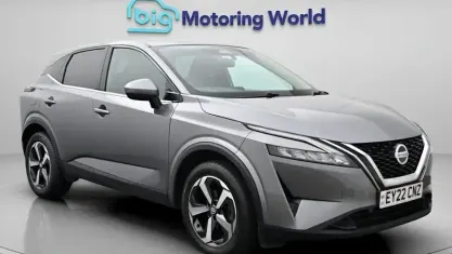 Begagnad Nissan Qashqai N-Connecta 140 HK (102 kW) 2022 Grå SUV