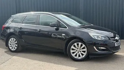 Used Vauxhall Astra Elite 165 HP (121 kW) 2015 Estate