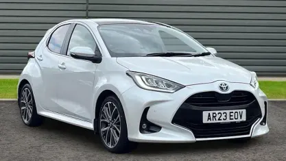 Used Toyota Yaris 116 HP (85 kW) 2023 White Hatchback