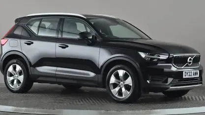Gebraucht Volvo XC40 Momentum 163 PS (119 kW) 2021 Schwarz SUV