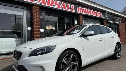 Used Volvo V40 R-Design 190 HP (139 kW) 2015 Hatchback