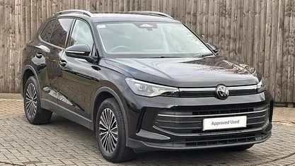 Black Used 2025 VW Tiguan Match SUV | £29,999 (Fair price)