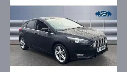 Used Ford Focus Zetec 120 HP (88 kW) 2017 Black Hatchback