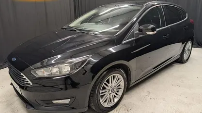 Used Ford Focus Zetec 125 HP (91 kW) 2017 Black Hatchback
