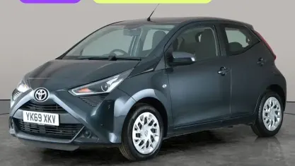 Used Toyota Aygo X-play 72 HP (52 kW) 2020 Hatchback