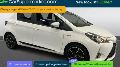 Used Toyota Yaris Hybrid Design 101 HP (74 kW) 2018 White Hatchback