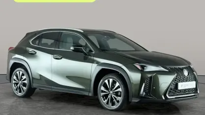 Second-hand Lexus UX 250h Sport Design Packet 184 CP (135 kW) 2023 Verde SUV