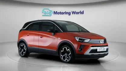 Begagnad Vauxhall Crossland Ultimate 131 HK (96 kW) 2021 Orange SUV