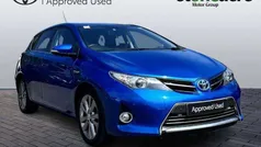 Used 2015 Toyota Auris Hybrid Hatchback | £9,500 (Fair price)