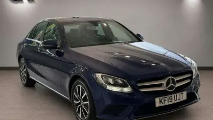 Used Mercedes C220 SE 194 HP (142 kW) 2019 Blue Sedan
