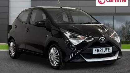 Used Toyota Aygo X-play 72 HP (52 kW) 2021 Black Hatchback
