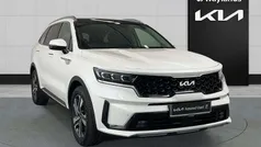 White Used 2023 Kia Sorento Vision SUV | £38,588 (Fair price)