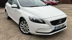 White Used 2016 Volvo V40 SE Lux Hatchback | £7,541 (Fair price)