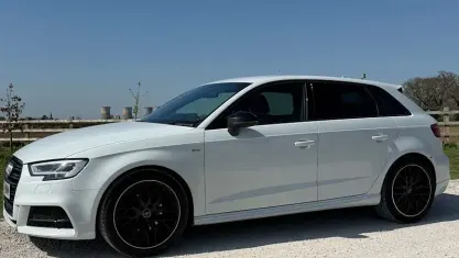 Używany Audi A3 Sportback Black Edition 150 KM (110 kW) 2017 Biały Hatchback