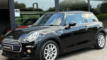 Używany Mini Cooper Hatch 136 KM (100 kW) 2017 Hatchback