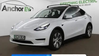 Used Tesla Model Y Standard Range 219 kW (299 HP) 2024 White SUV