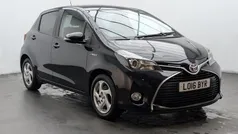 Black Used 2016 Toyota Yaris Hybrid Hatchback | £11,550 (Fair price)