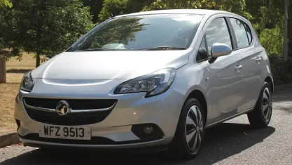 Used Vauxhall Corsa Design Edition 90 HP (66 kW) 2015 Silver Hatchback