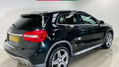Usado Mercedes GLA200 AMG line 136 HP (100 kW) 2016 Preto SUV