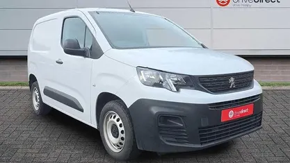 White Used 2023 Peugeot Partner Premium MPV | £10,100 (Good price)