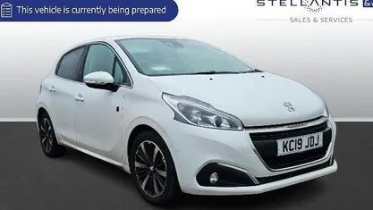 Used 2019 Peugeot 208 Hatchback | £8,422 (Fair price)