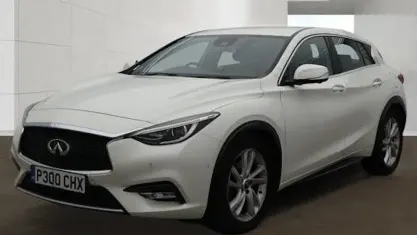 Used Infiniti Q30 Premium 170 HP (125 kW) 2016 White Hatchback