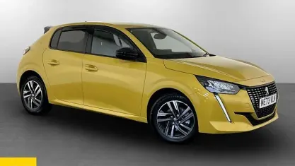 Używany Peugeot 208 Allure+ 102 KM (75 kW) 2023 Żółty Hatchback