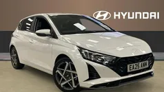 White Used 2025 Hyundai i20 Premium Hatchback | £16,669 (Fair price)