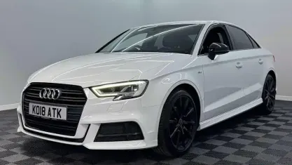 Usado Audi A3 Black Edition 150 HP (110 kW) 2018 Branco Sedan