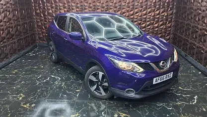 Blue Used 2016 Nissan Qashqai N-Connecta SUV | £7,199 (Fair price)