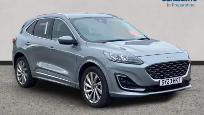 Begagnad Ford Kuga Vignale 225 HK (165 kW) 2023 Silver SUV