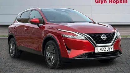 Used Nissan Qashqai Acenta Premium 140 HP (102 kW) 2022 Red SUV