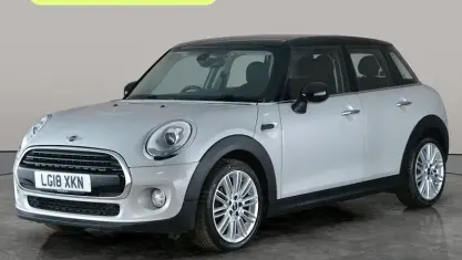Usado Mini Cooper Hatch 136 HP (100 kW) 2017 Prateado Citadino